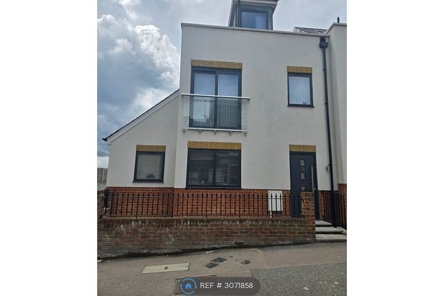 4-bed terraced on Greenfinches Way, Ramsgate, £1,500/mo