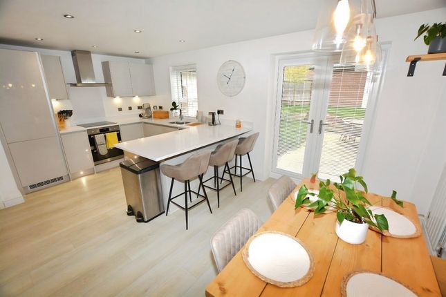 7, Cape Honey Way, Worksop photo 3