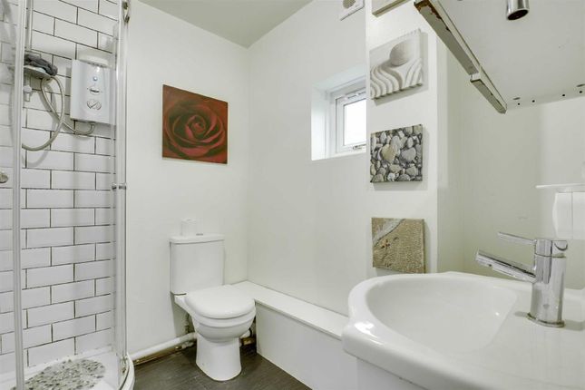 17, Rawlins Road, Milton Keynes photo 5