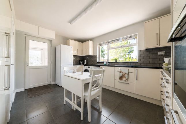 126b, High Street, Chapmanslade photo 3