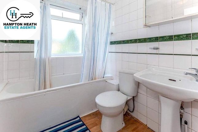 6, Lynwood Avenue, Egham photo 4
