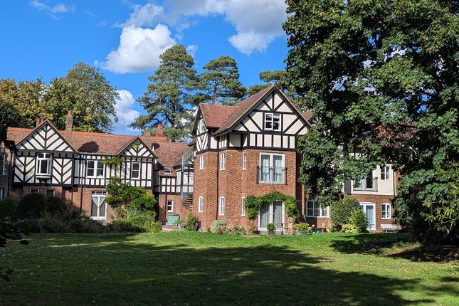 Flat 15, Seven Gables, Buckingham Road, Winslow, Buckinghamshire photo 2
