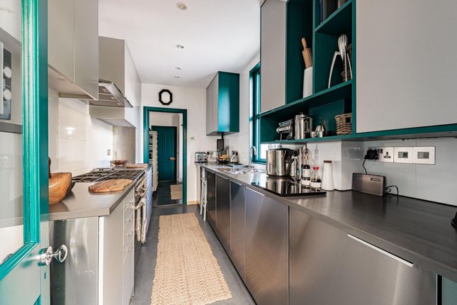 77 Athelstan Road, Faversham photo 4