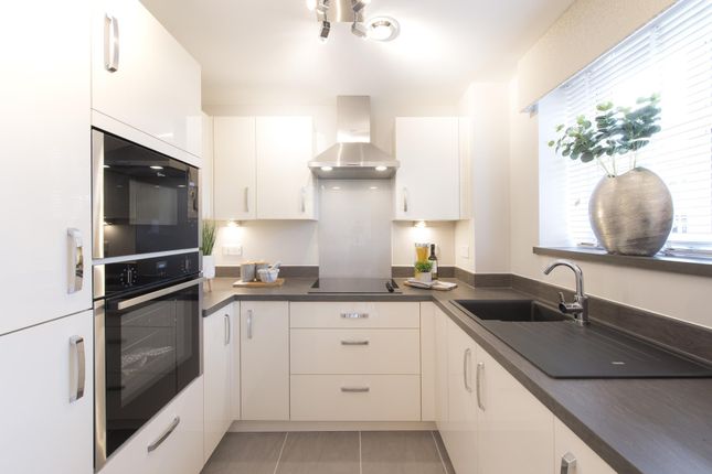 Flat to rent in Pinewood Gardens, Southborough, Tunbridge Wells