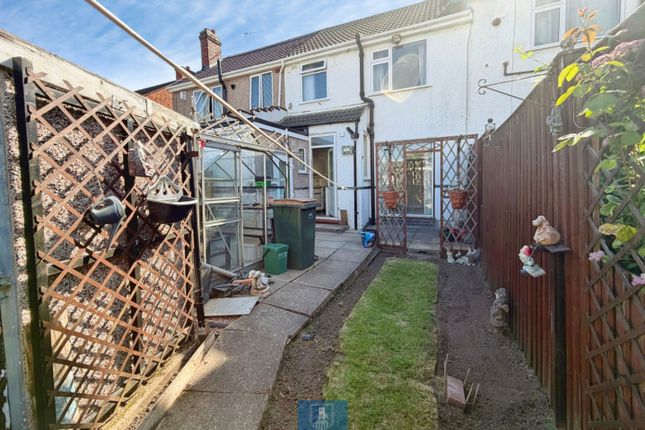 30, Evenlode Crescent, Coventry photo 3
