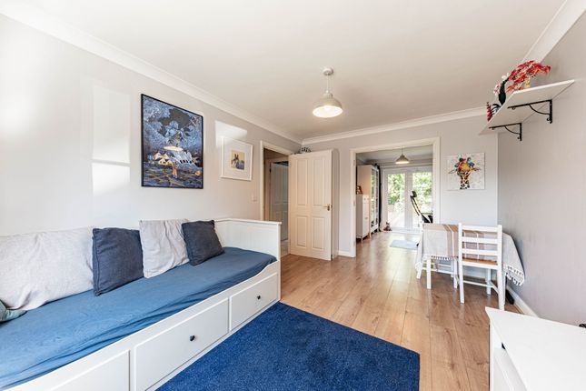8 Wheler Court, Faversham photo 4