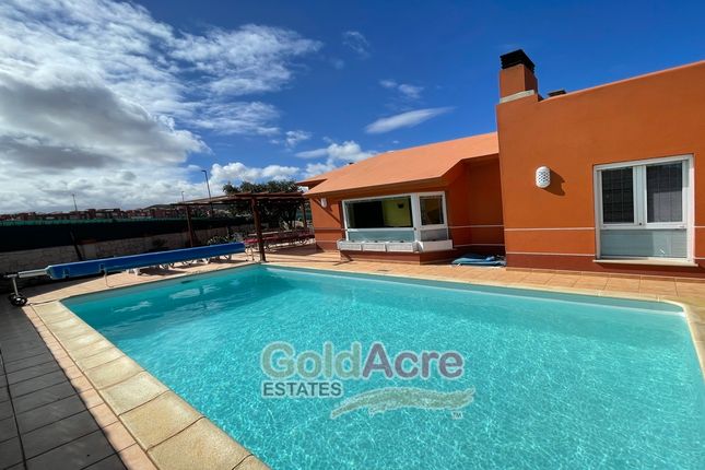 Thumbnail Villa for sale in Corralejo, Canary Islands, Spain