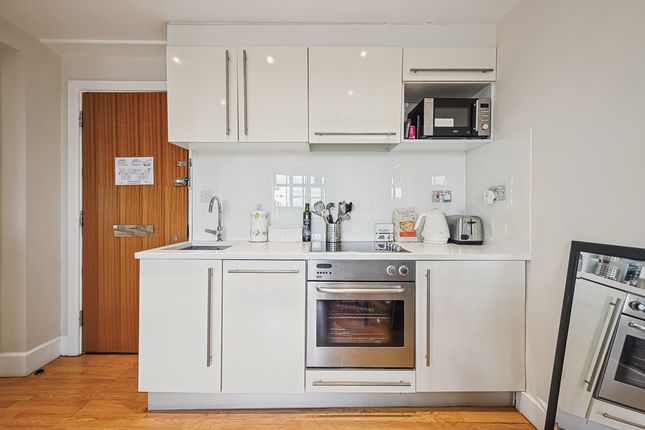 Flat 801, Nell Gwynn House, Sloane Avenue, London photo 2