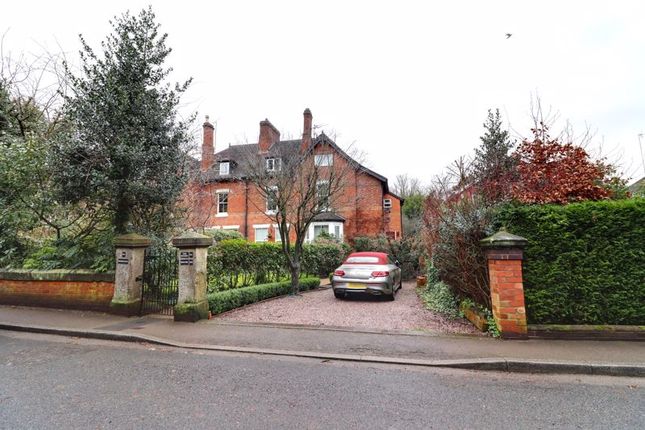 Flat for sale in Crescent Road, Rowley Park, Stafford
