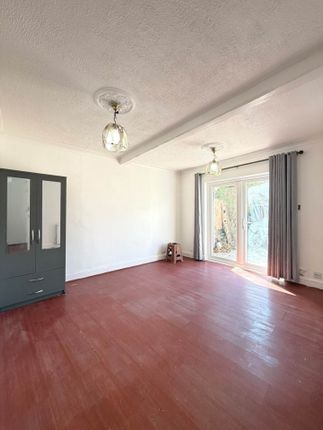 2, North Hyde Gardens, Hayes photo 2
