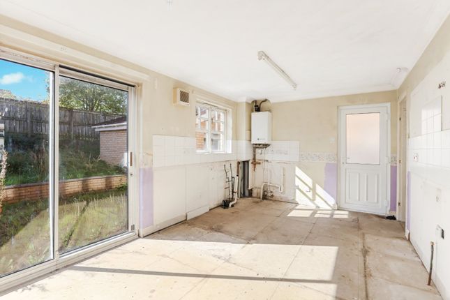 27, Alloway Crescent, Renfrewshire photo 4