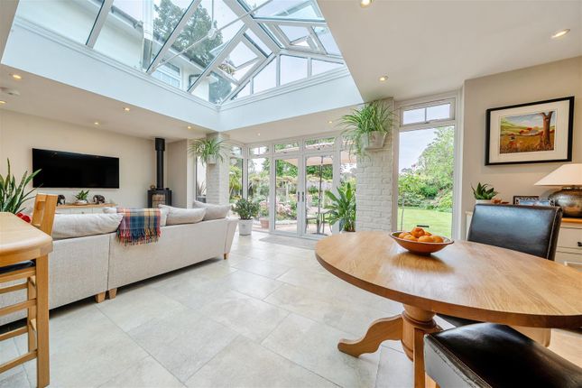 Rowan House, Crawley Ridge, Surrey photo 2