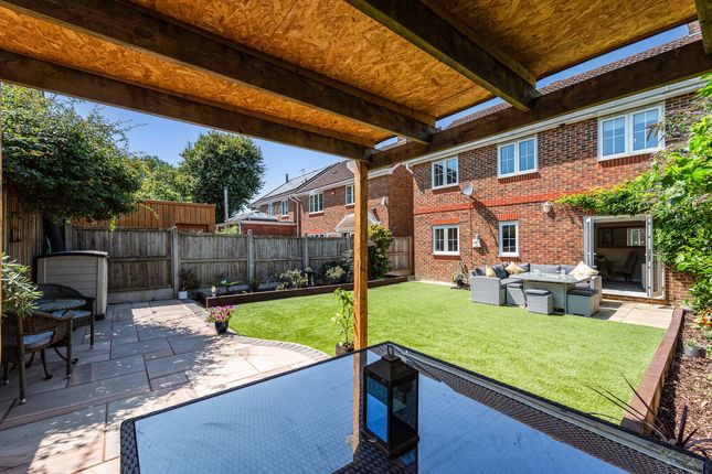 6, Roebuck Avenue, Fareham photo 4