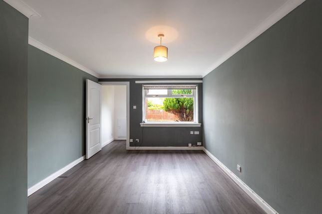 22 Laurelbank Court, Livingston photo 2