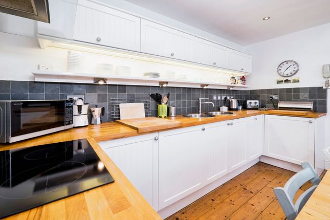 Flat 2, 9-10, Draycott Terrace, Cornwall photo 4