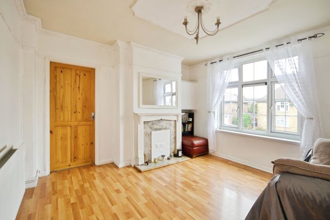 23, Saxlingham Road, London photo 5
