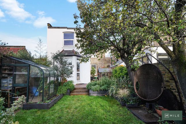 Terraced house for sale in Bathurst Gardens, London