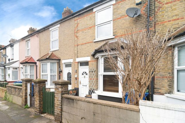 Cottage for sale in Darnley Road, Grays