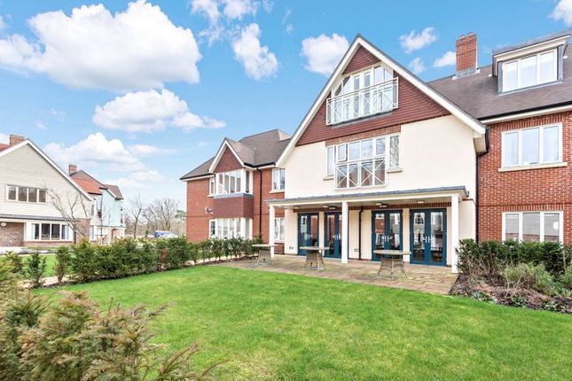 Property for sale in Hampshire Lakes, Oakleigh Square, Yateley Retirement Apartment