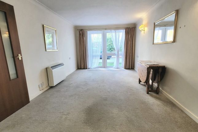 Thumbnail Flat to rent in Cassio Road, Watford