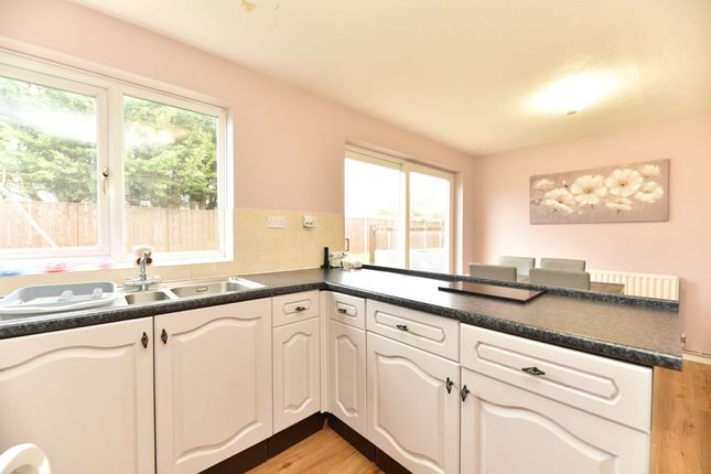 54 The Paddock, Huntingdon photo 3