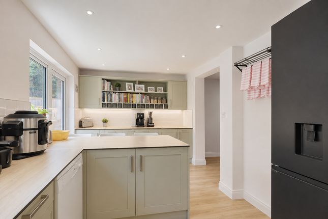 52, Sycamore Grove, Southend-on-sea photo 4