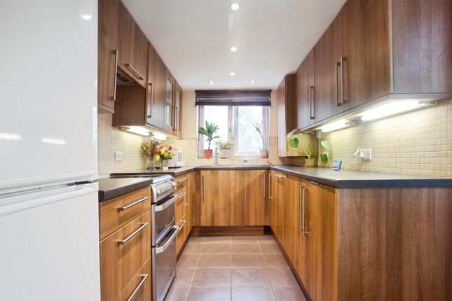 36, Cedar Road, Southampton photo 3