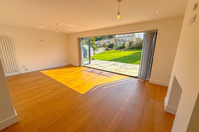 15, Malthouse Close, SWINDON photo 2
