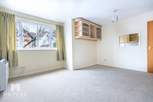 Flat Flat 10, 46, Seabourne Road, Bournemouth photo 2