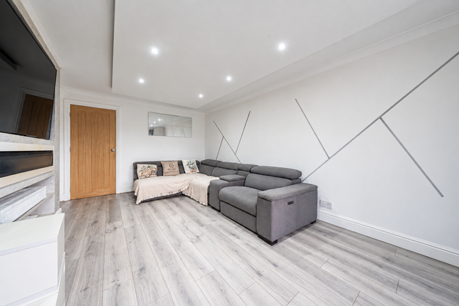 14 Cross Keys Green, Leicester photo 2