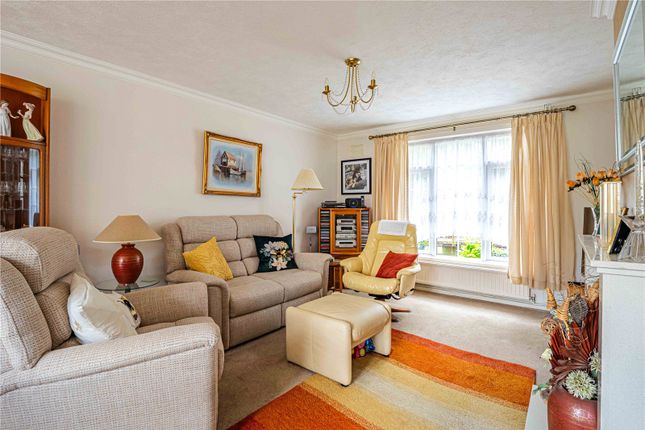 13, Tewin Road, Hertfordshire photo 2