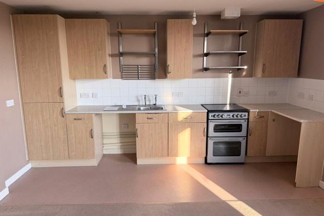 Flat 7, 4, Cattedown Road, Devon photo 2