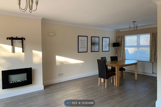 Paris Avenue, Westlands, Newcastle-Under-Lyme photo 4