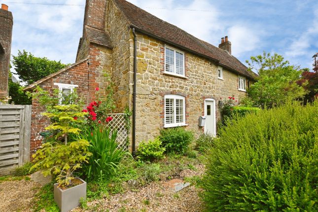 1-bed semi-detached on 380, Easebourne Lane, Midhurst, £400,000