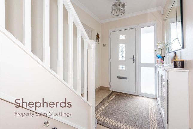 14, Westlea Road, Broxbourne photo 3