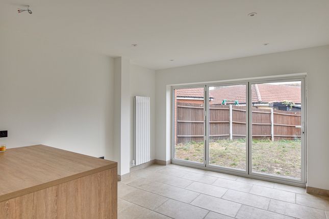 79, Baynard Avenue, Dunmow photo 3