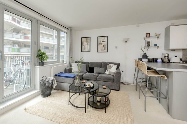 1-bed flat on Garand Court, Garand Court, Eden Grove, London, £360,000
