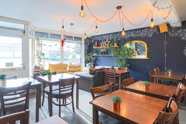 Thumbnail Restaurant/cafe for sale in Cafe &amp; Sandwich Bars WF6, West Yorkshire