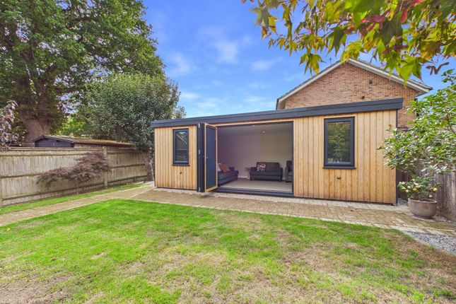 18 Longwood View, Crawley photo 3