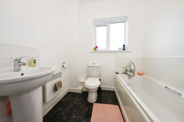 135, Hurstbourne Crescent, West Midlands photo 4