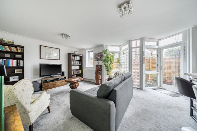 2-bed flat on Flat 3 Maple Court, 2, Durham Road, Sidcup, £300,000