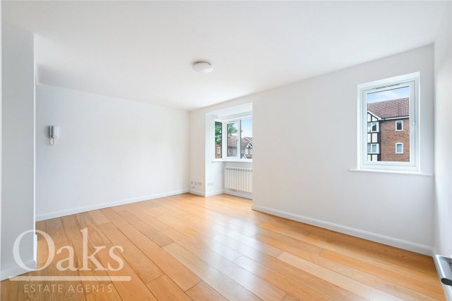 55, Woodgate Drive, London photo 2