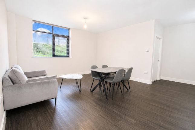 19 Greenleigh Court Dawsons Square Pudsey, Pudsey photo 3