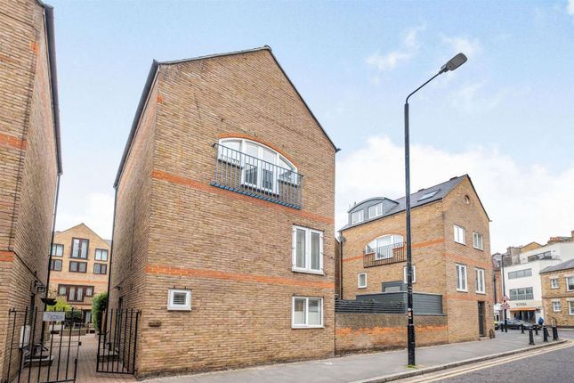 Thumbnail Detached house for sale in Wapping High Street, London