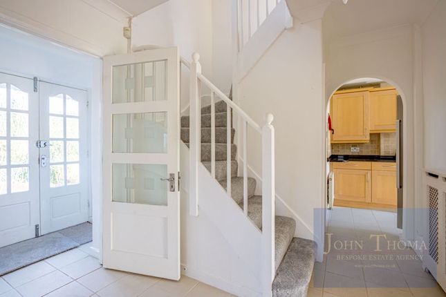 6, Westbury Lane, Buckhurst Hill photo 2