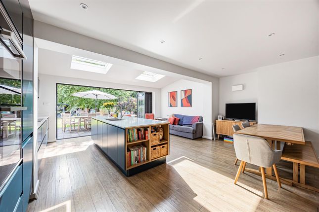 64, Woodcote Way, Reading photo 3