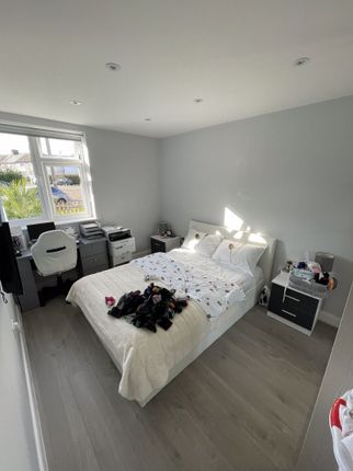 Thumbnail Flat to rent in Central Avenue, Enfield