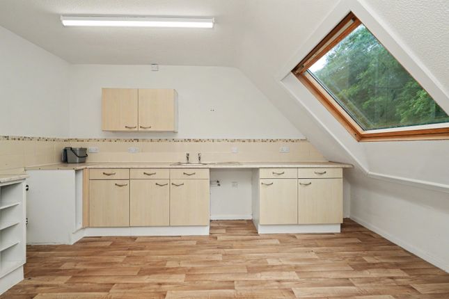 25 Sylvancroft, Preston photo 2