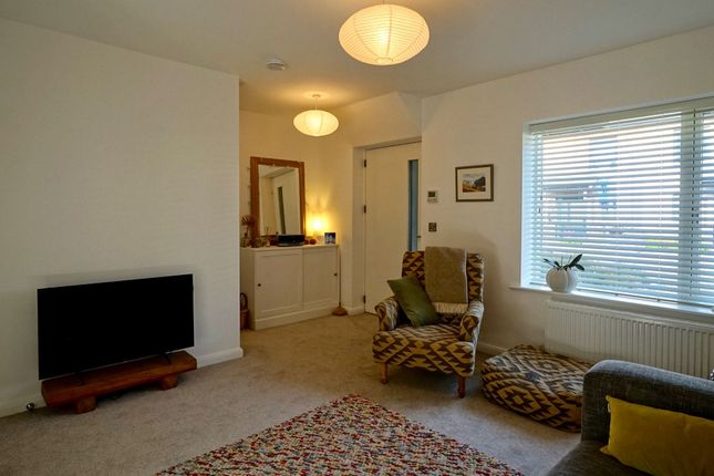 472E6938-5E06-4E71-94c8-9Bc3A909F04c