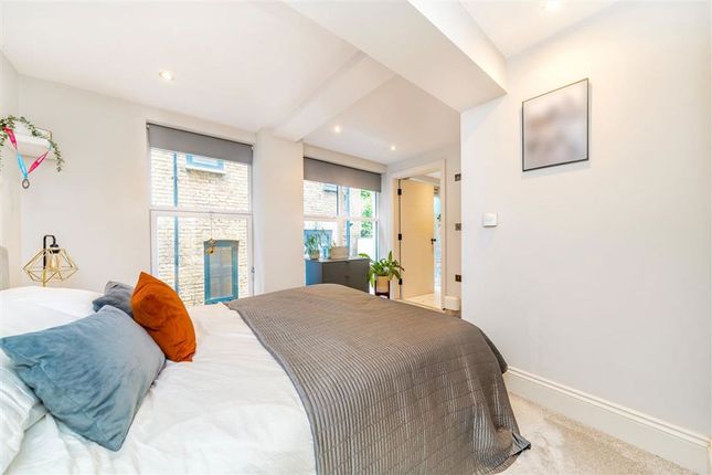 Ground Floor Flat 1, Crabtree Hall, London photo 3